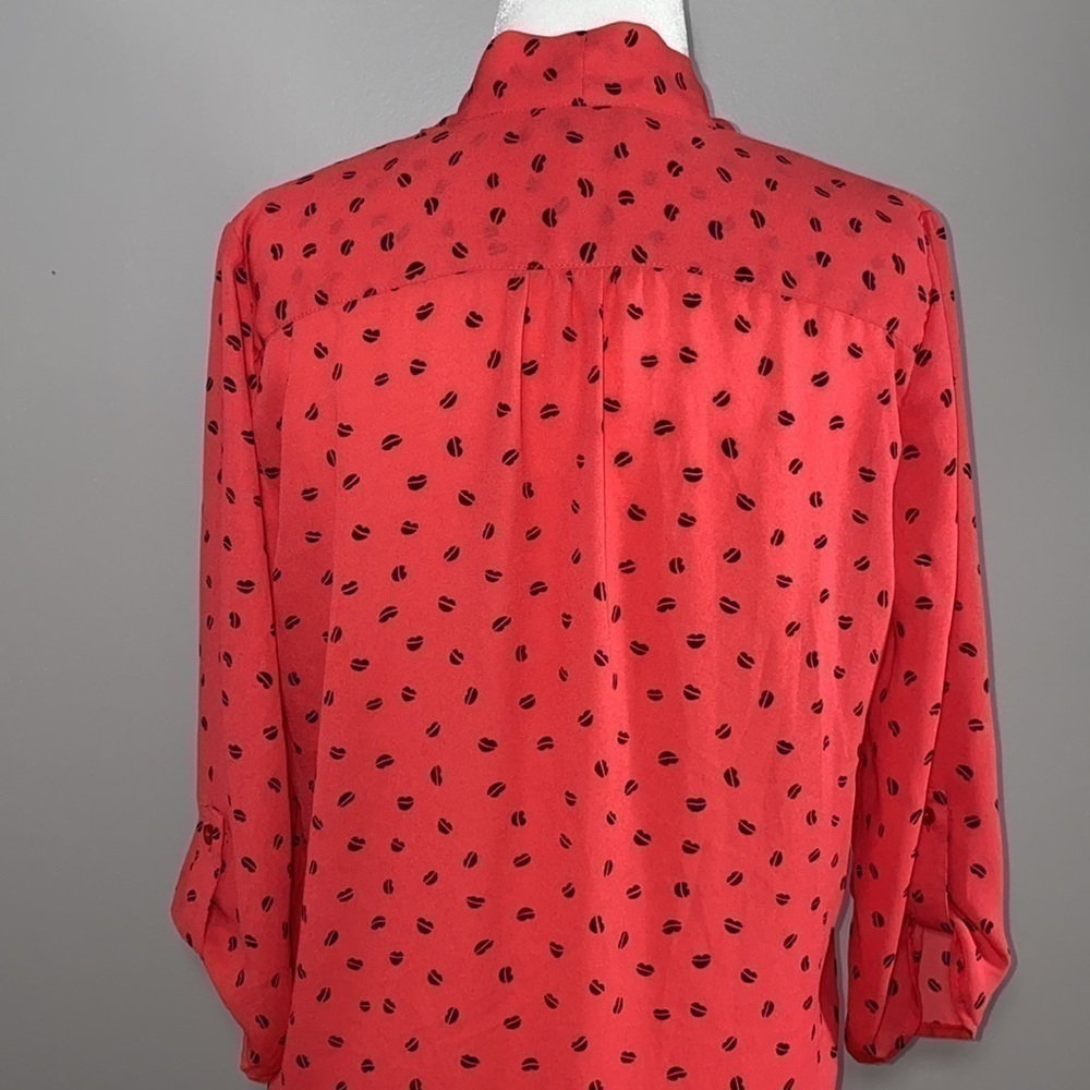 Hearts Patterned Blouse Deep V Pink and Black - Picture 9 of 16